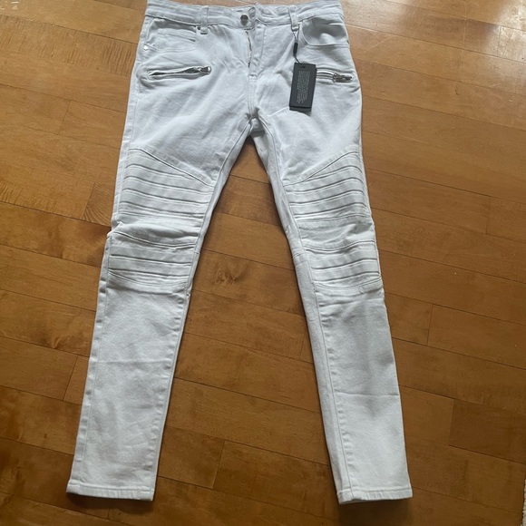 Brand new never worn , Balmain Low Rise slim cut, zipped pockets abs ribbed knee - Picture 2 of 3
